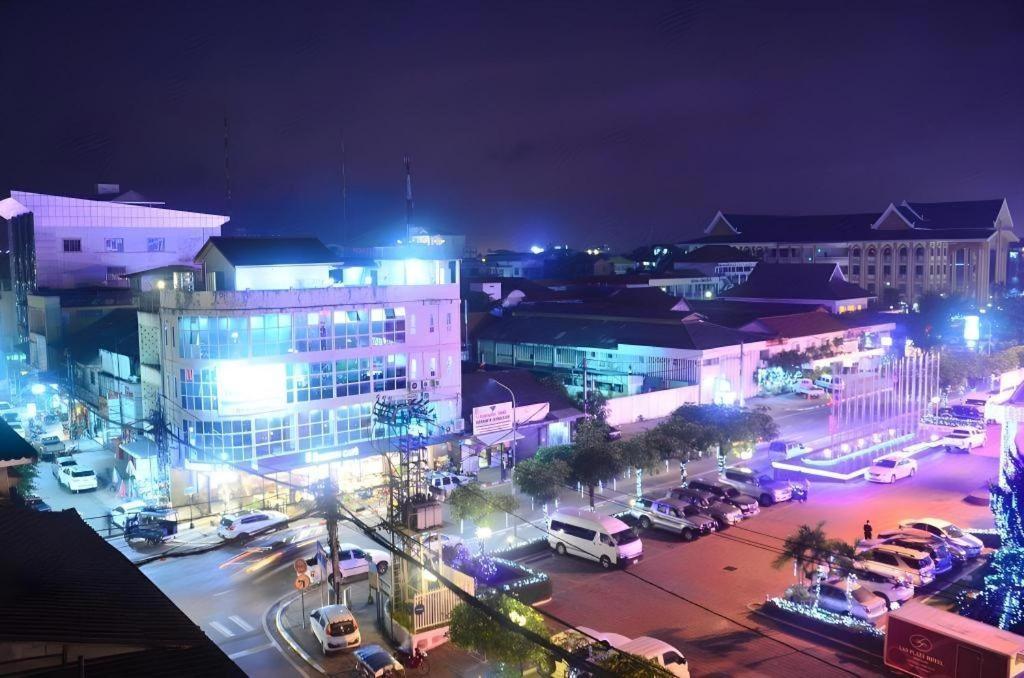 นิวโรส บูทิค โฮเต็ล Hotel เวียงจันทน์ ภายนอก รูปภาพ
